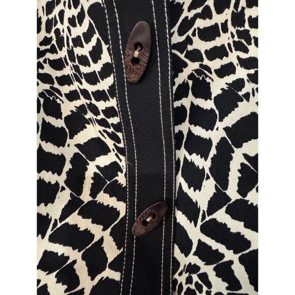 ST JOHN ANIMAL PRINT WOOD BUTTON CROPPED JACKET SZ S - Picture 3 of 4